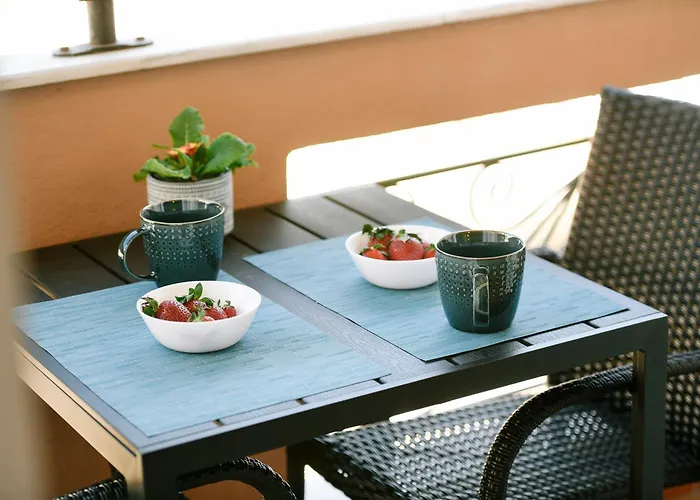 Our Happy Place Maisonette 펜션 카발라